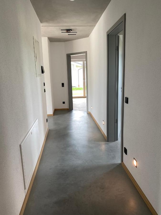 Neubau Gruener Wolpertinger Designwhg 106qm Barrierefrei Apartamento Breitbrunn am Chiemsee